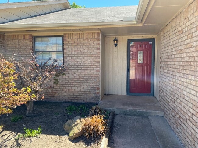 Building Photo - 2312 Shadowlake Dr