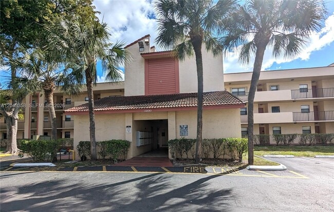 Building Photo - 3400 Foxcroft Rd