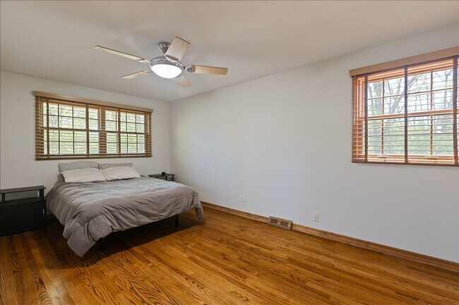 Building Photo - 33 Half Day Rd