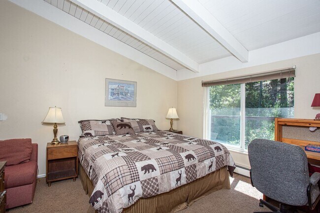 Building Photo - Peak 7 Home! Great Deck and Views! 9 month...