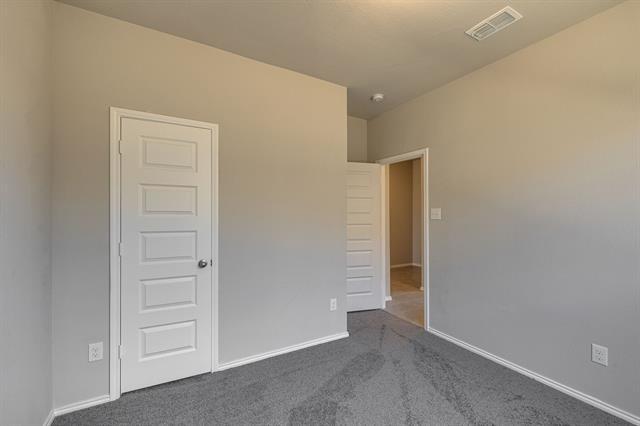 Building Photo - 2028 Gill Star Dr