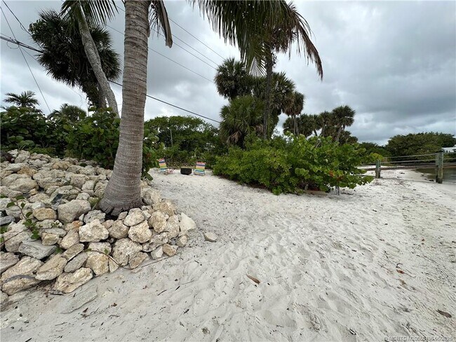 Building Photo - 4490 NE Indian River Dr