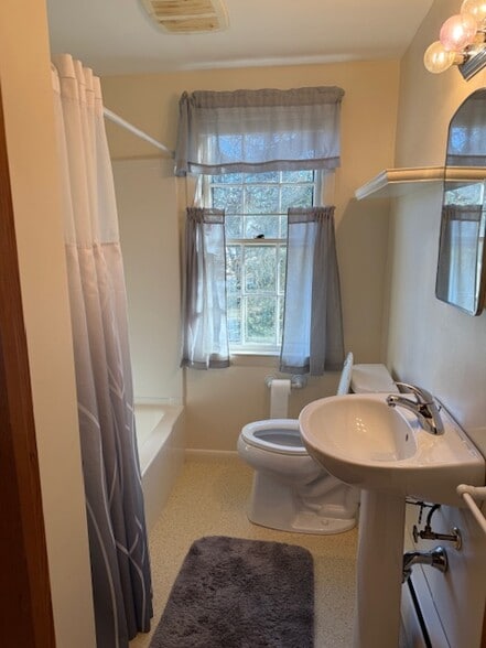 Building Photo - 132 Putnam Pike