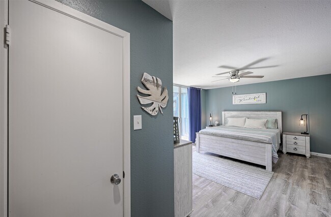 Building Photo - 12500 Melville Dr
