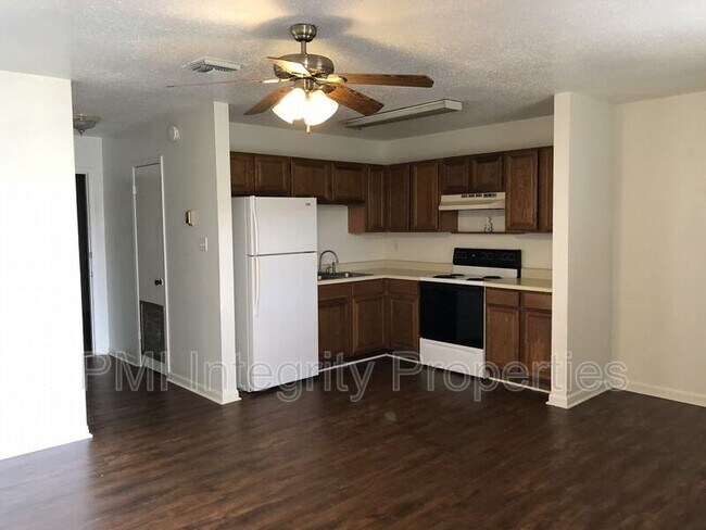 Building Photo - 105 Meaux Blvd