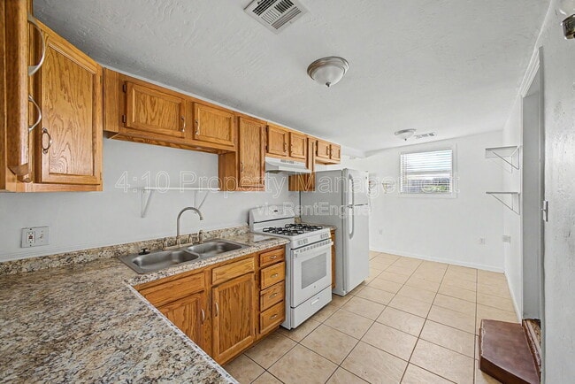 Building Photo - 1117 N 13th St