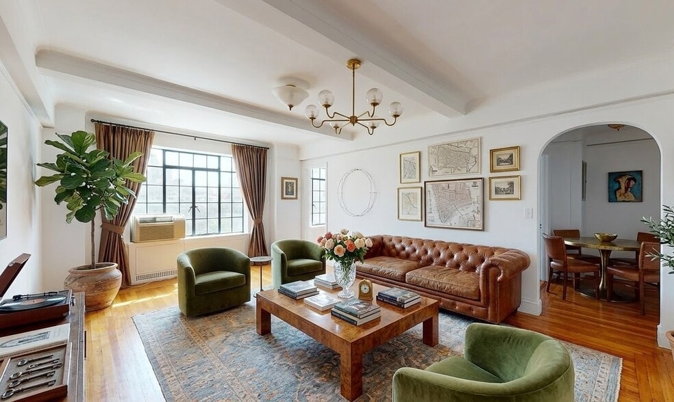 Building Photo - 70 E 91st St