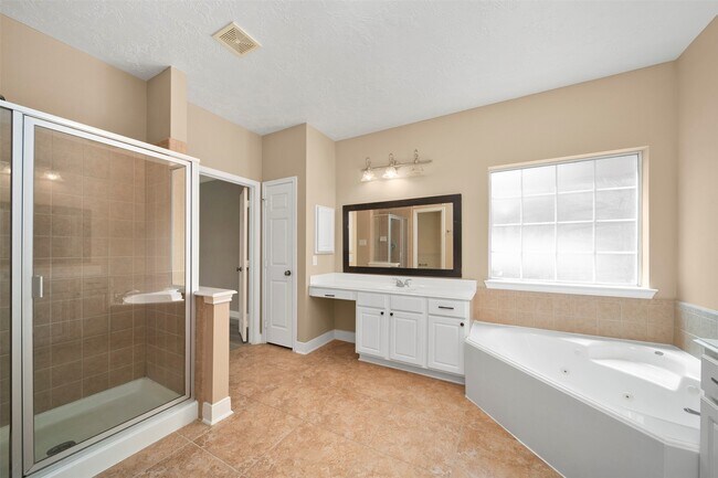 Building Photo - 12311 Amanda Meadows