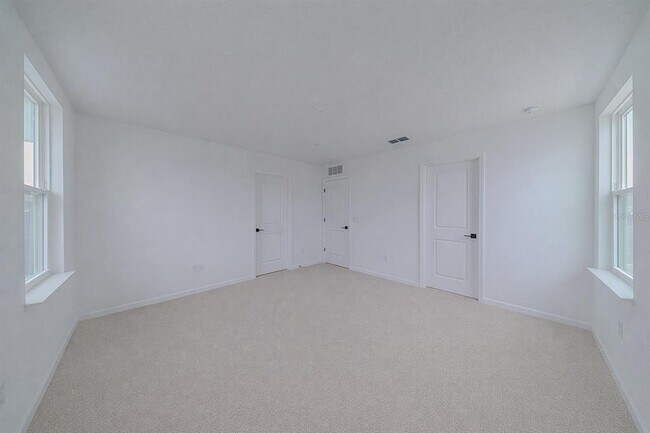 Building Photo - 1895 Pinecliff Dr