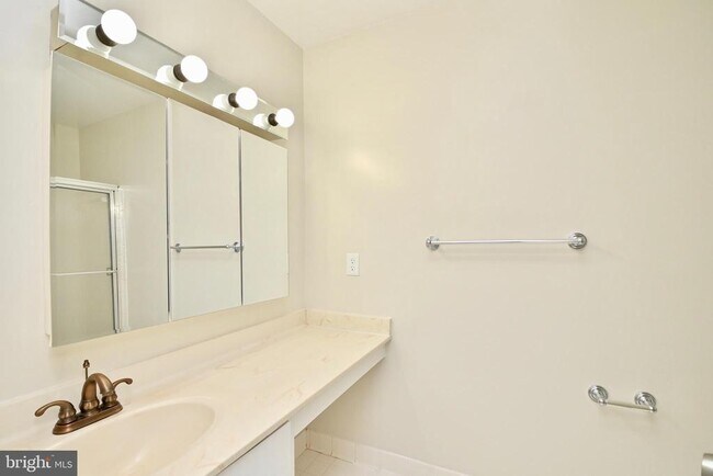 Building Photo - 8991 Omega Ct