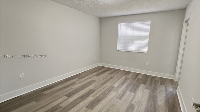 Building Photo - 2890 N Oakland Forest Dr