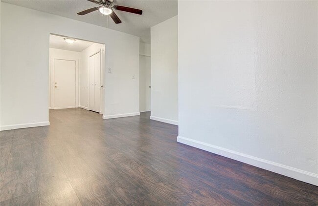 Building Photo - 912 Catalpa St