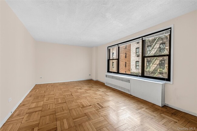 Building Photo - 2835 Webb Ave