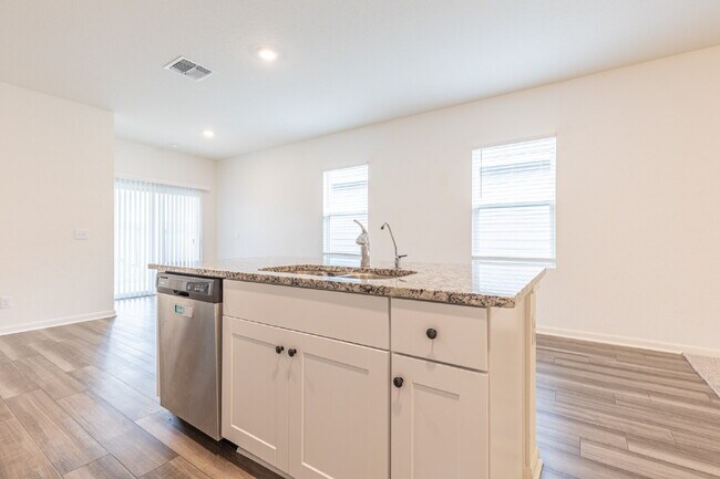 Building Photo - 5631 Pearl Mdw
