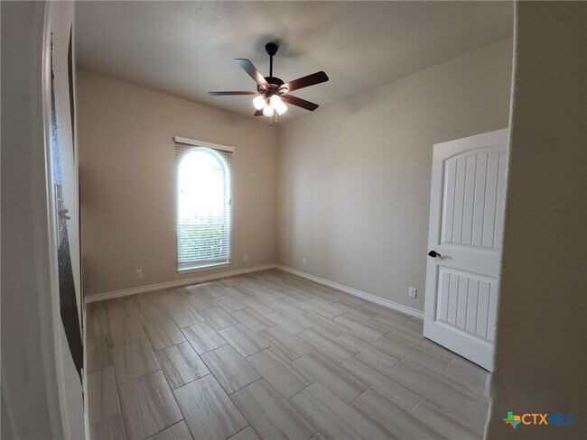 Building Photo - 213 Cammie Dr