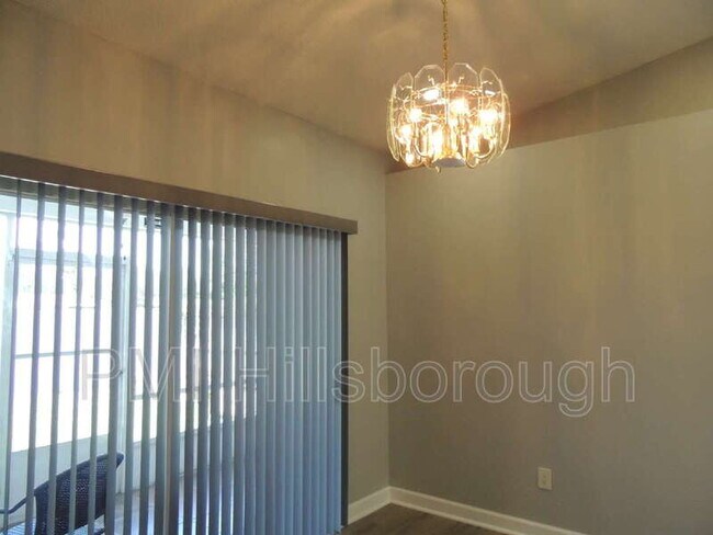 Building Photo - 944 Burlwood St