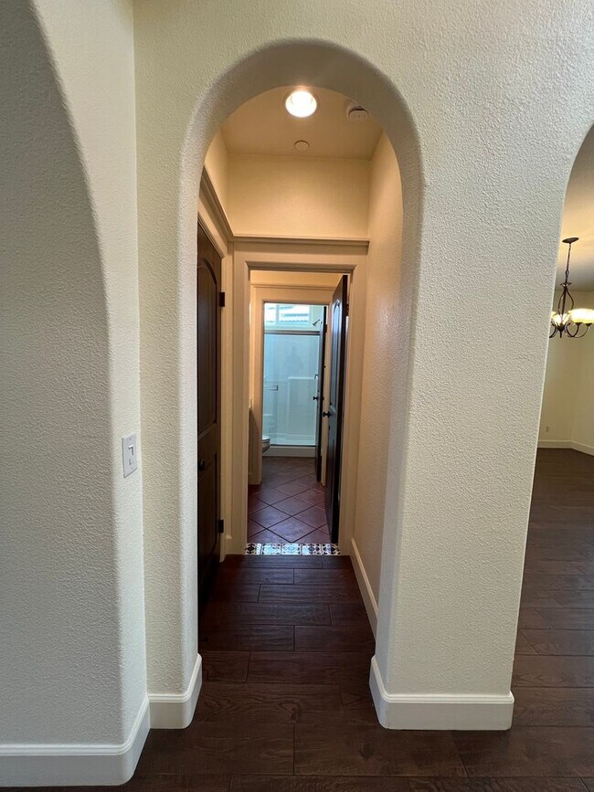 Building Photo - 14816 Huckleberry Dr