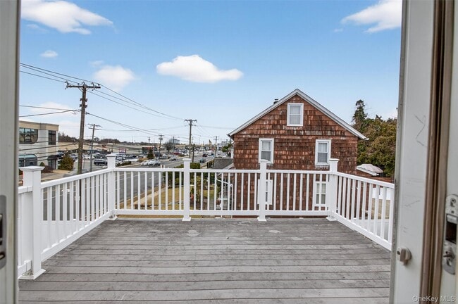 Building Photo - 297 Fairfield Ave