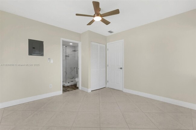 Building Photo - 330 NE 42nd Ct