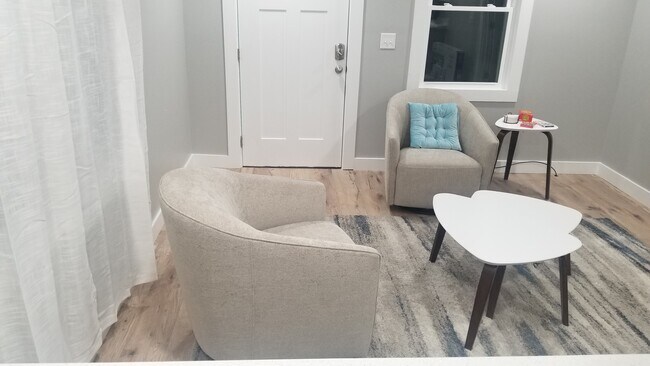 Building Photo - 2 Bigby St