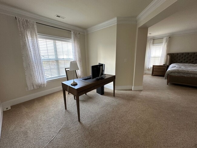 Building Photo - 124 Odyssey Dr
