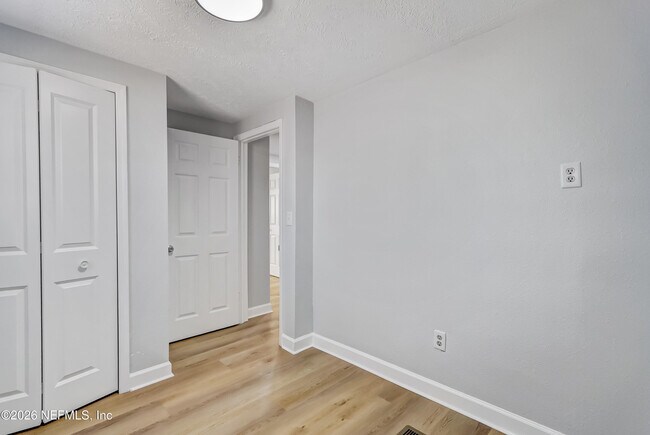 Building Photo - 11321 Deep Ln