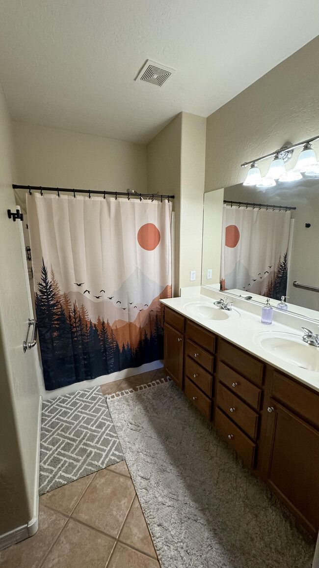 Master Bathroom - 16410 S 12th St