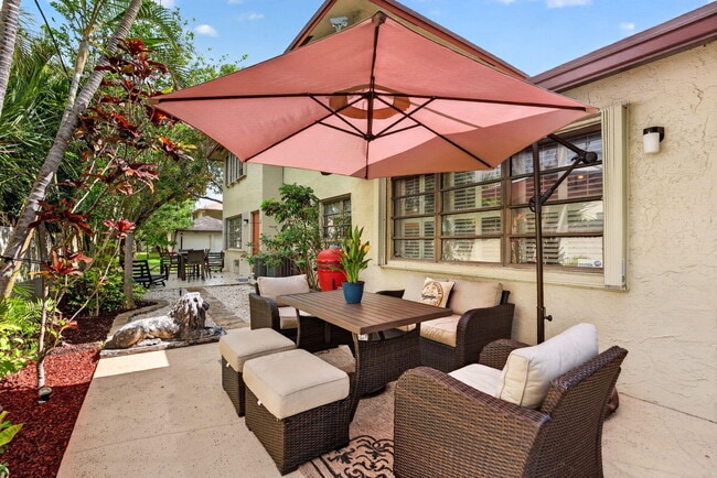 Building Photo - 3951 NE 17th Ave