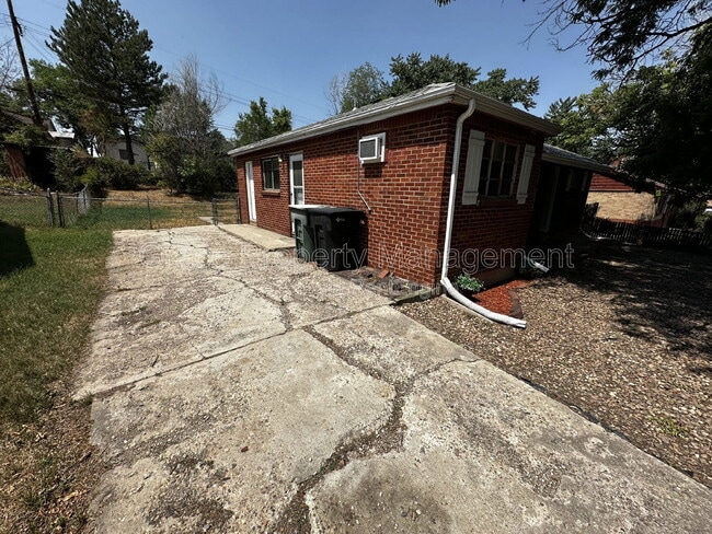 Building Photo - 9295 Ciancio St