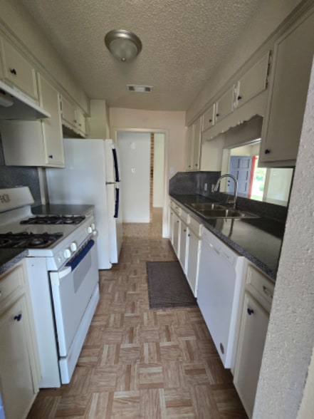 Building Photo - 124 Eleventh St