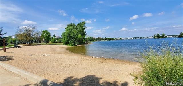 Building Photo - 26384 Island Lake Dr