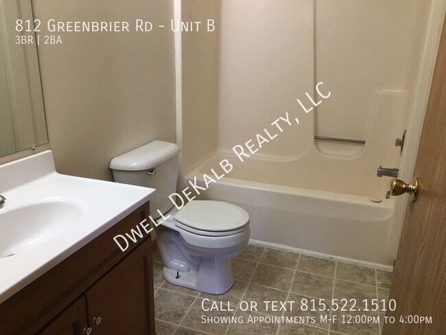 Building Photo - 812 Greenbrier Rd