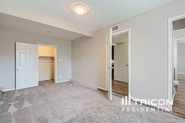 Building Photo - 4613 Monterrey Dr