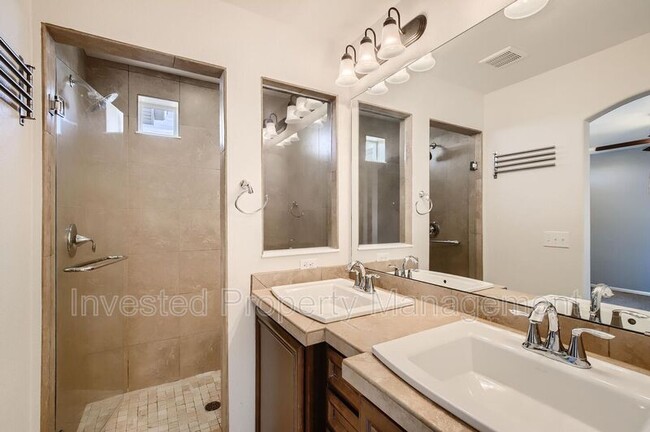 Building Photo - 2484 Coach House Loop