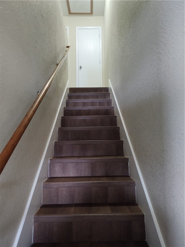 Building Photo - 9 W Rainsong St