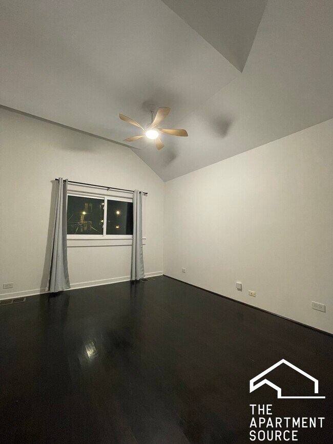 Building Photo - 913 N Honore St