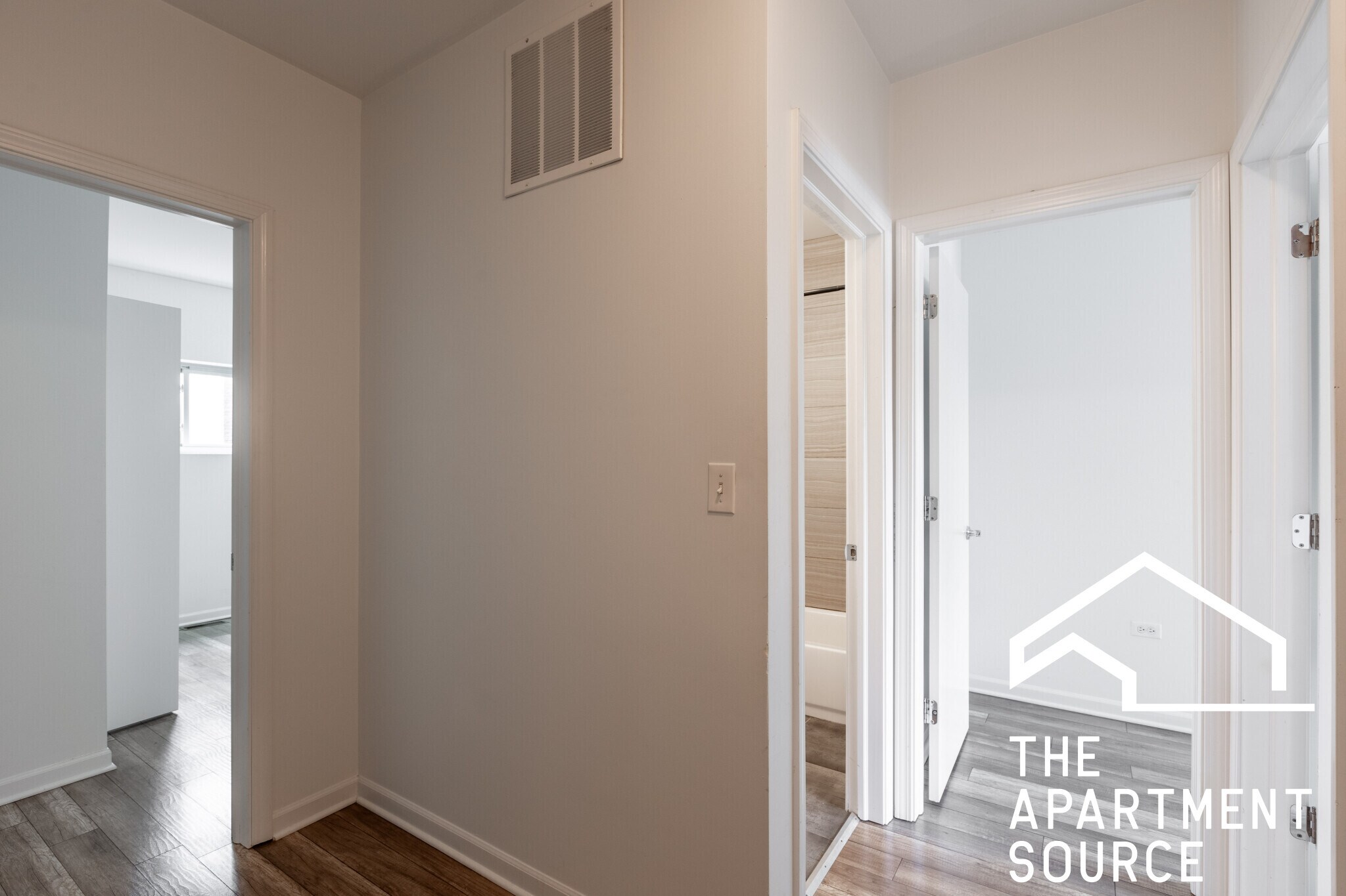 Building Photo - 2700 W North Ave