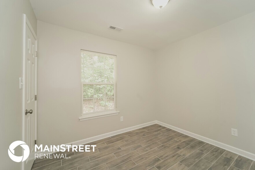 Building Photo - 340 Graham Meadow Dr