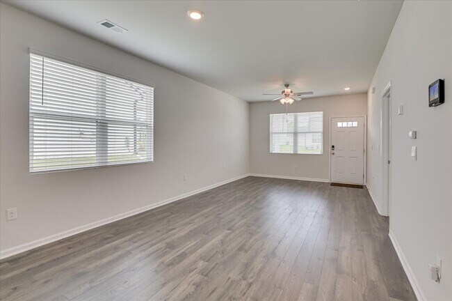Building Photo - 842 Feldspar