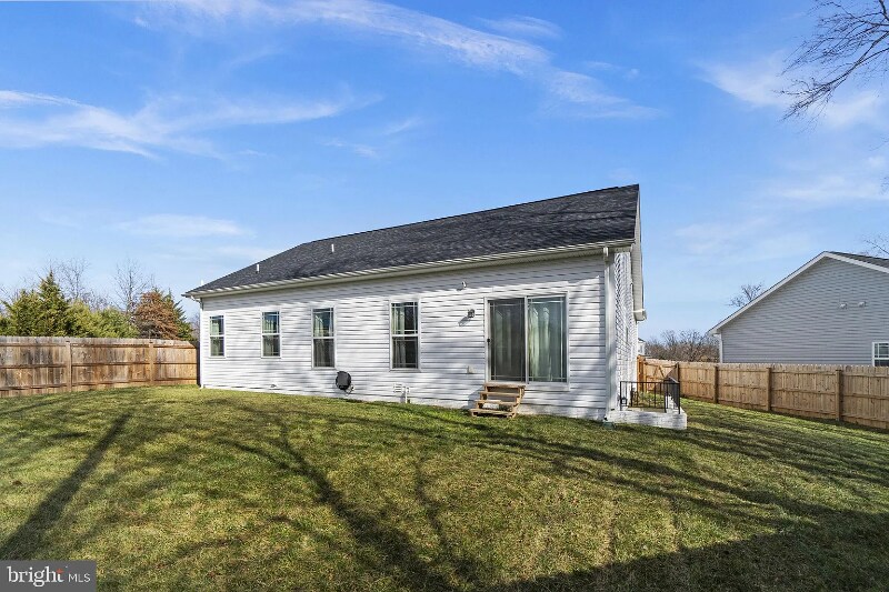 Building Photo - 104 Ridgeway St