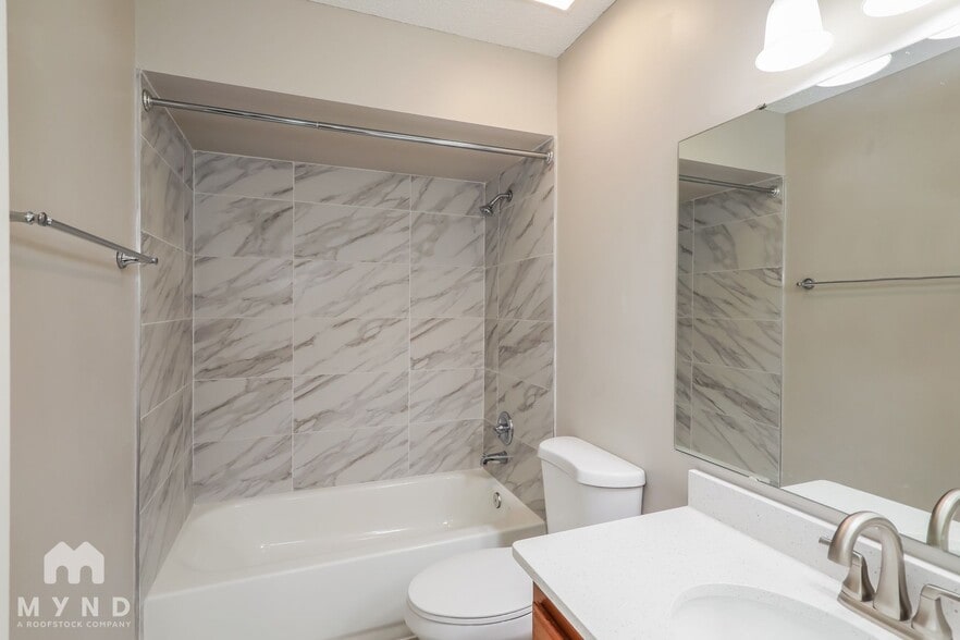 Building Photo - 10429 Osprey Nest Dr W