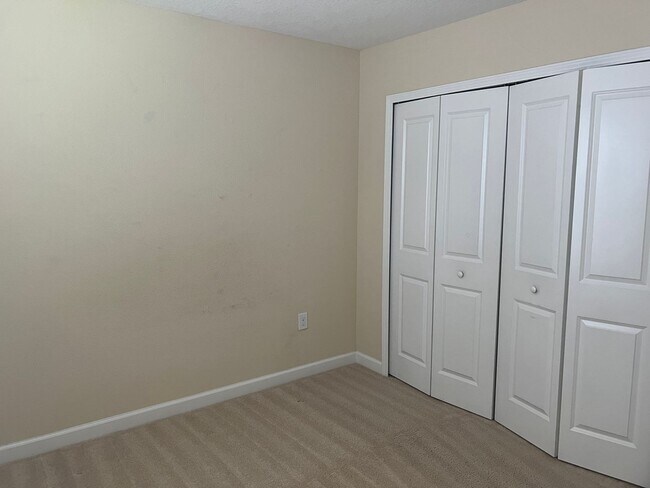 Building Photo - Beautiful 4/3.5 home located in Independence Signature Lakes Community of Winter Garden!