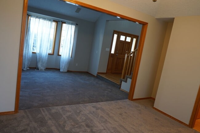 Building Photo - 12507 SE 24th St