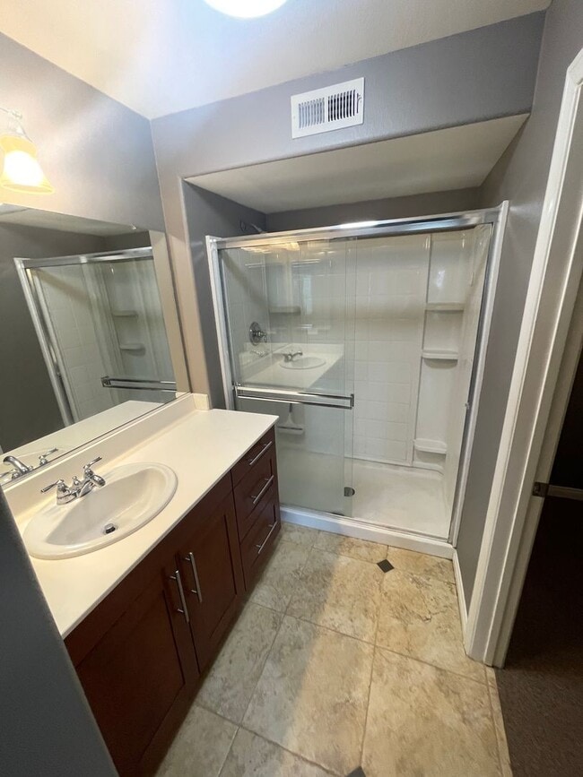 Building Photo - Beautiful and Modern Townhome in The Bay at Point Loma Condominiums