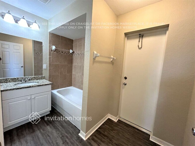 Building Photo - 1917 SW 3rd St