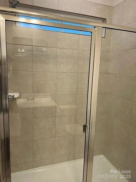 Building Photo - 2596 Grantham Place Dr