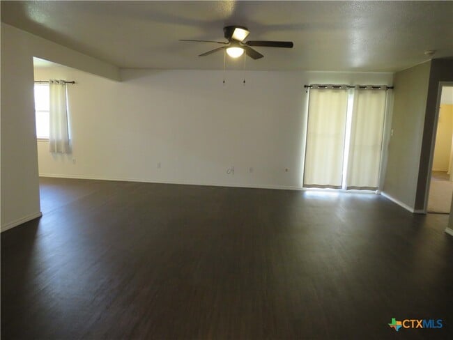 Building Photo - 2501 Westwood Dr