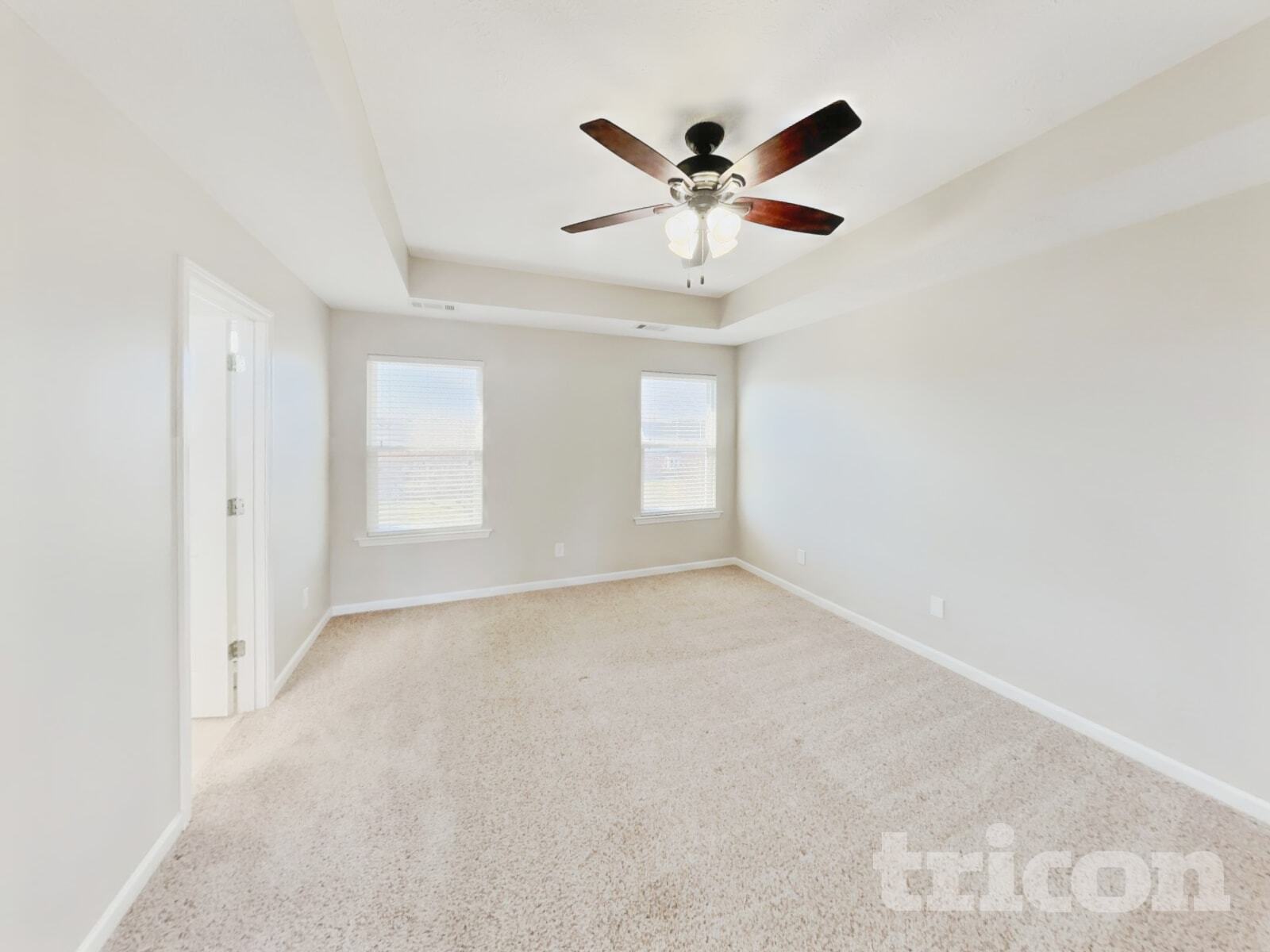 Building Photo - 1637 Robindale Dr