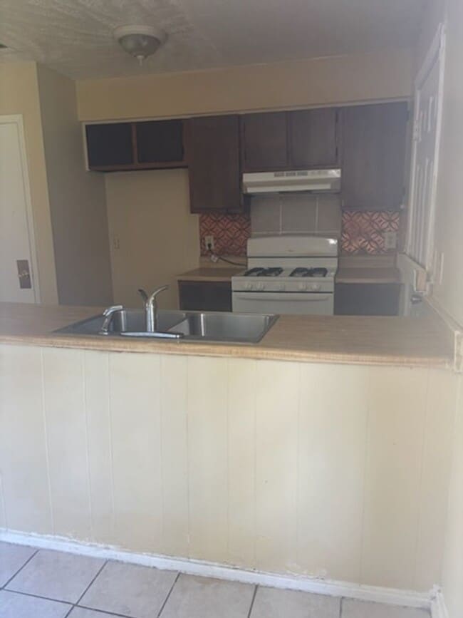 Building Photo - 1520 Cedar Pine Dr