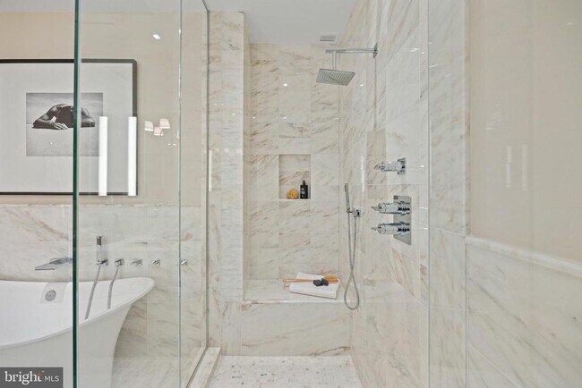 Building Photo - 300 International Drive